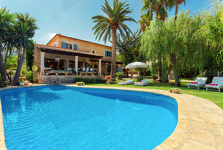 Pool Ferienhaus Himmel Palmen 