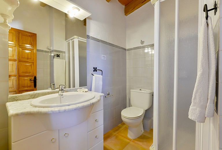 Badezimmer Dusche WC Waschbecken