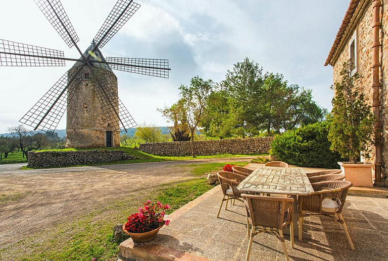 Mühle auf dem Grundstück vor der Finca